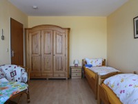 App1-Zimmer-2-Schrank